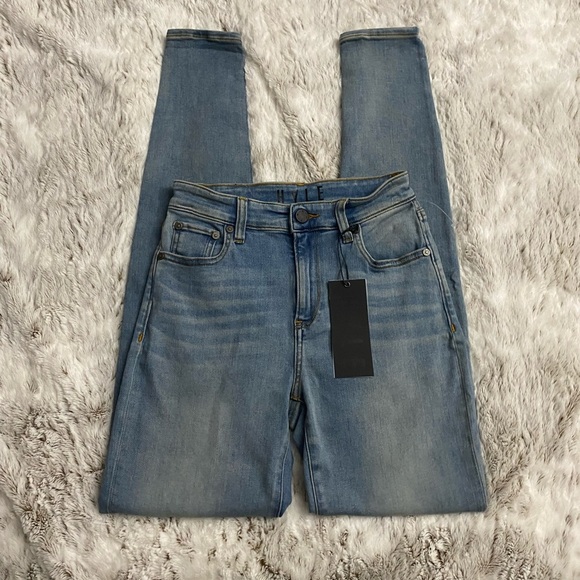 NWT Women Skinny Jeans | High-Rise Skinny Jeans | Light-Wash High Rise Jeans - Picture 1 of 13